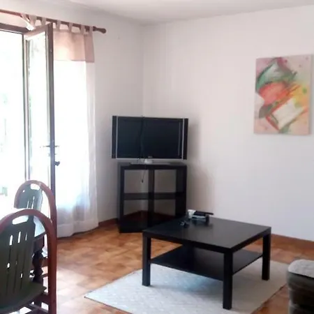 Apartment Impasse Des Combes